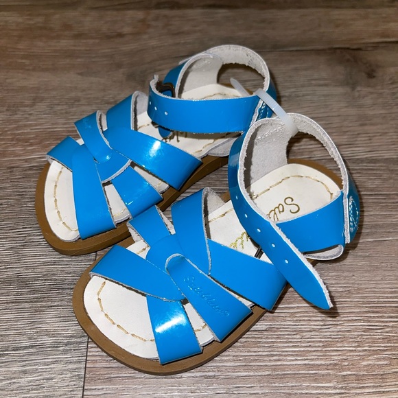 Toddler Salt Water Sandals - Picture 1 of 6